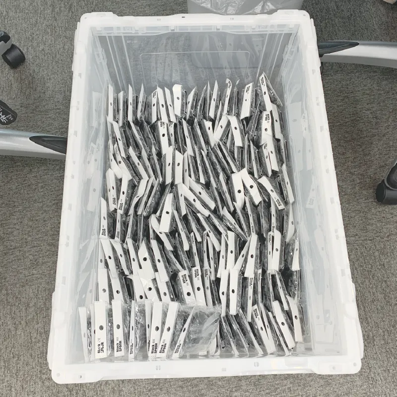 箱詰めされた完成品のスプーンパック