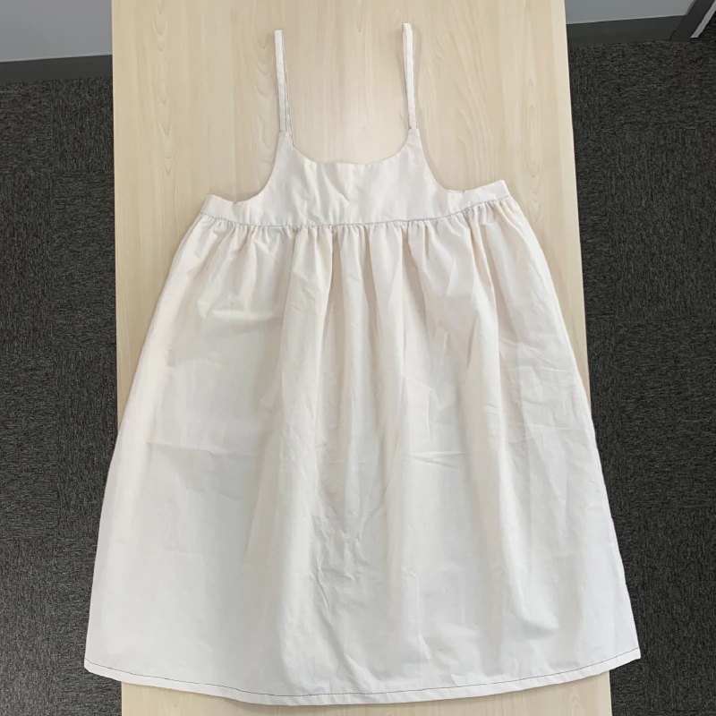 ワンピースの平置き、表面