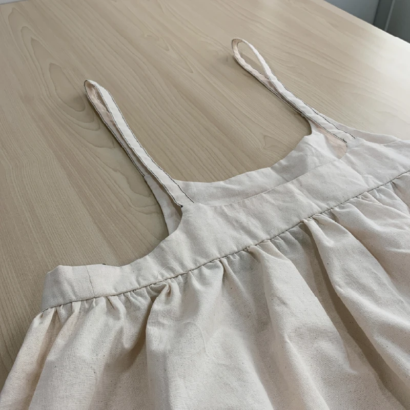 ワンピースの平置き、背面