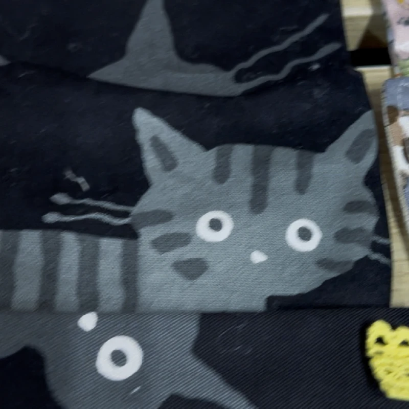 猫柄の巾着のアップ