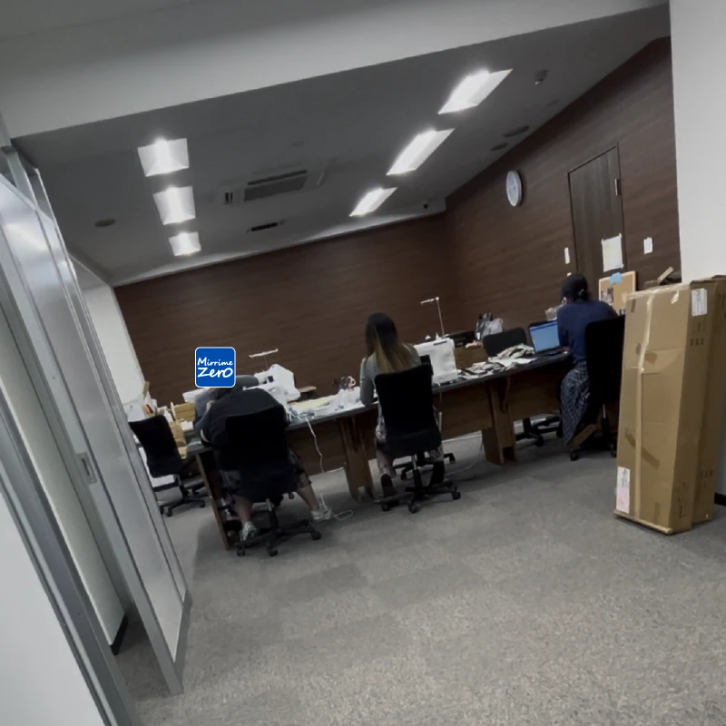 マクラメ制作中の利用者さんたち