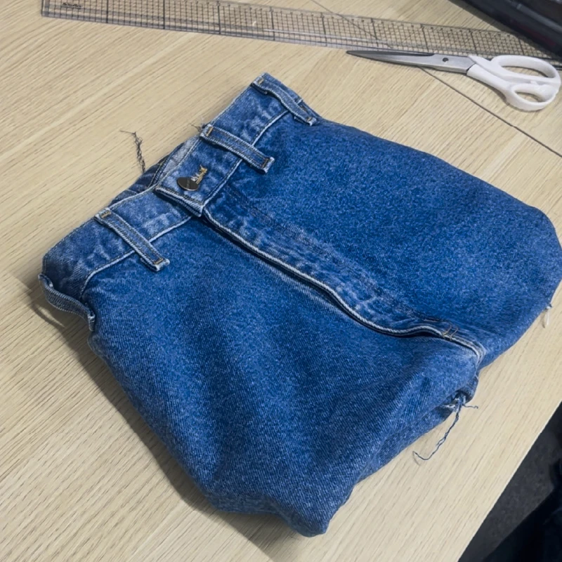 完成したデニム製品